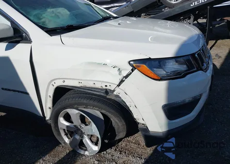 2018 Jeep Compass Latitude 4X4 from USA, damaged, VIN 3C4NJDBB7JT262384